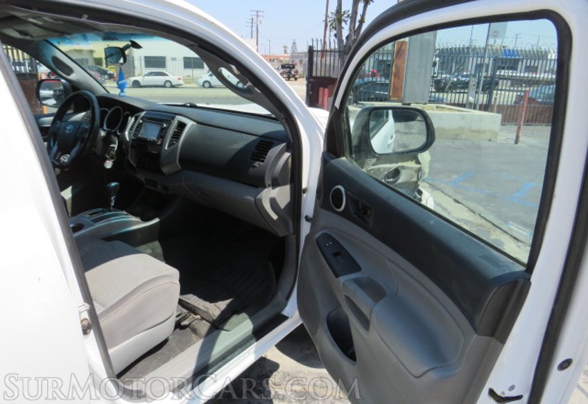 2015 Toyota Tacoma - Image 24