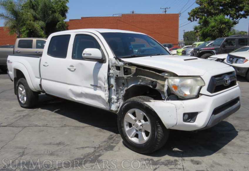 2015 Toyota Tacoma - Image 2