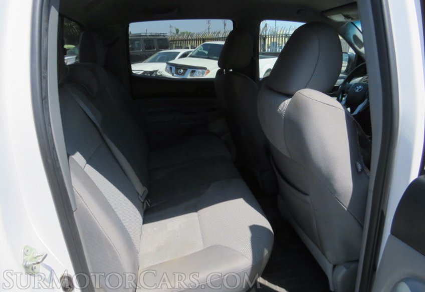 2015 Toyota Tacoma - Image 29