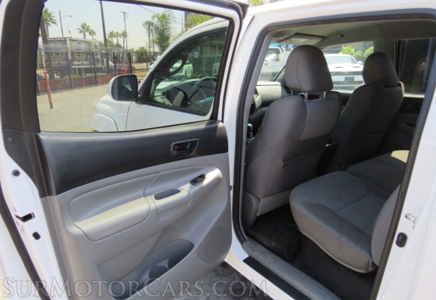 2015 Toyota Tacoma - Image 27