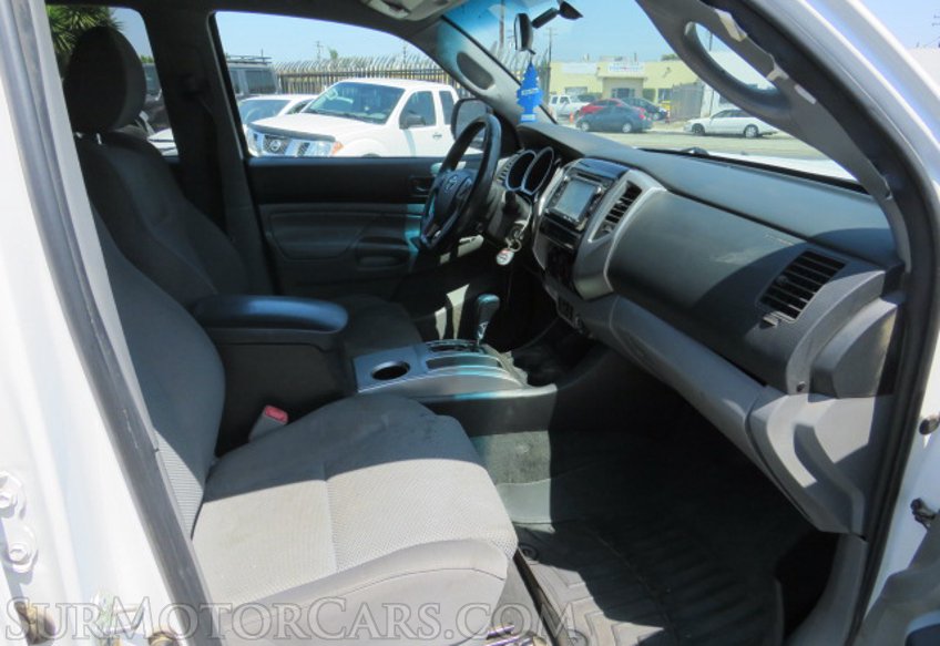 2015 Toyota Tacoma - Image 22