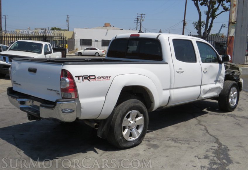 2015 Toyota Tacoma - Image 8