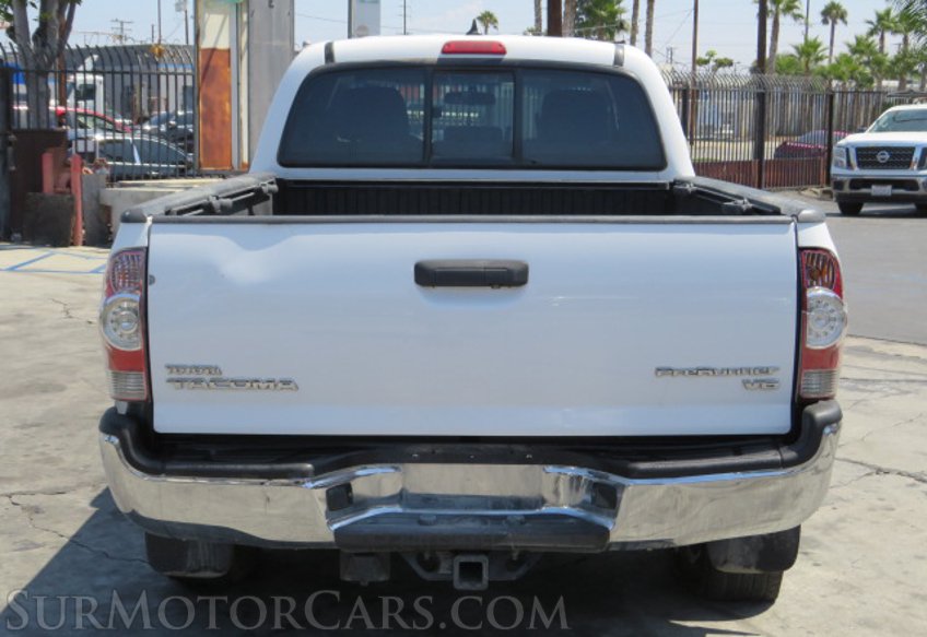 2015 Toyota Tacoma - Image 12