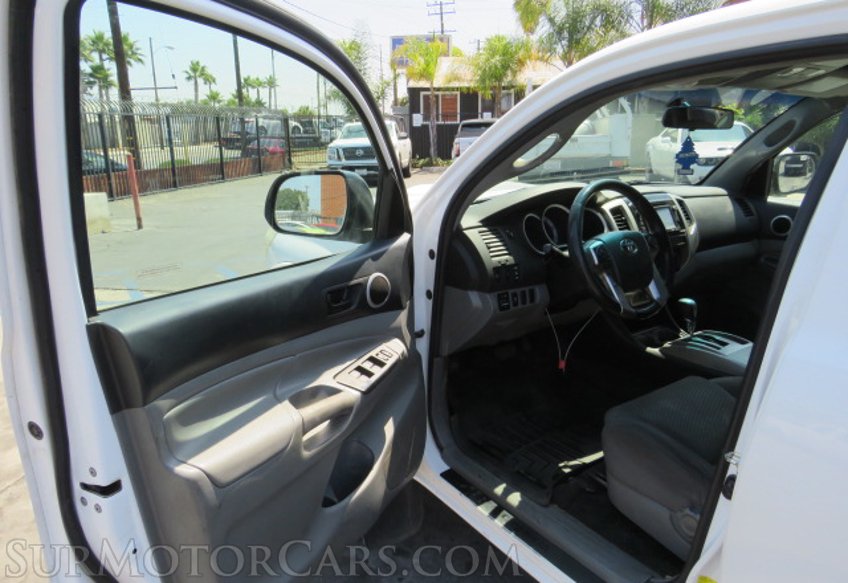 2015 Toyota Tacoma - Image 25