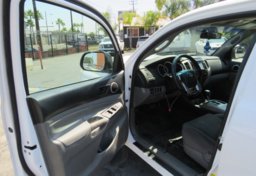 2015 Toyota Tacoma - Image 25