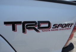 2015 Toyota Tacoma - Image 19