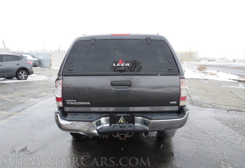 2015 Toyota Tacoma - Image 11