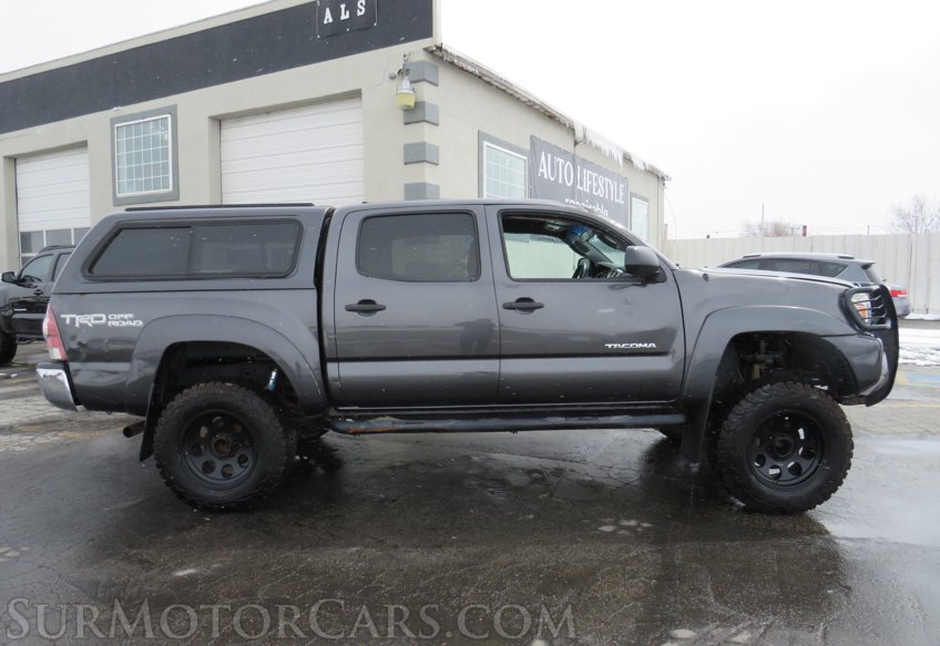 2015 Toyota Tacoma - Image 9