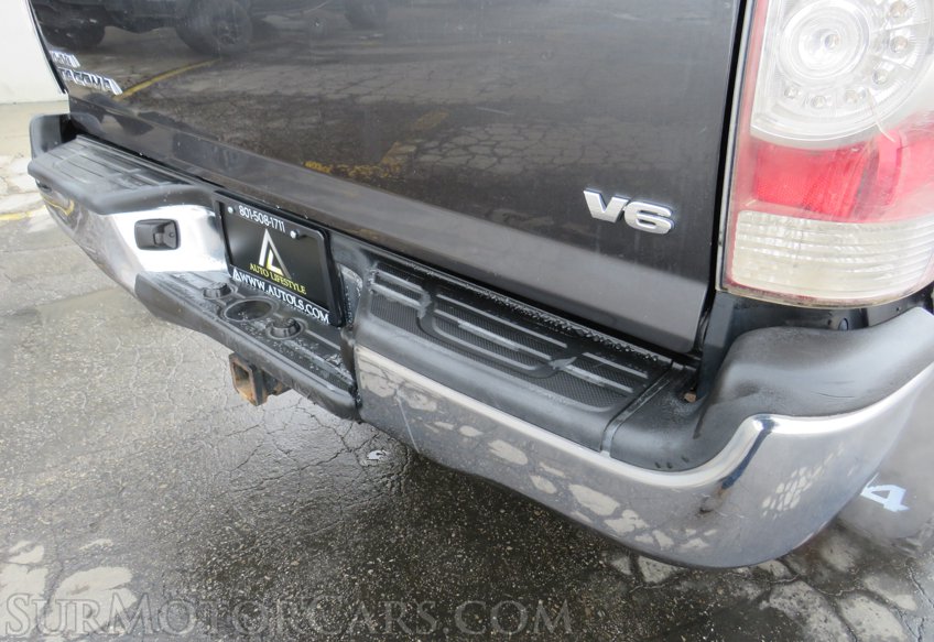 2015 Toyota Tacoma - Image 23