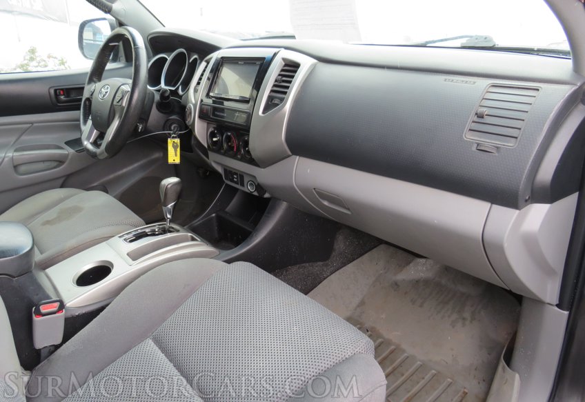 2015 Toyota Tacoma - Image 32