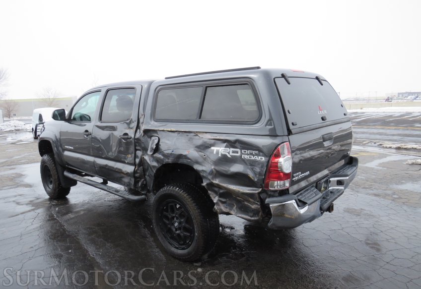 2015 Toyota Tacoma - Image 5