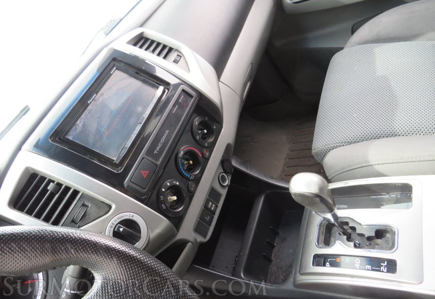 2015 Toyota Tacoma - Image 40