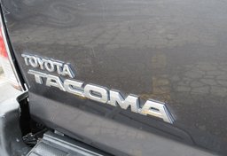 2015 Toyota Tacoma - Image 26