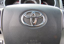 2015 Toyota Tacoma - Image 43