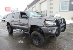 2015 Toyota Tacoma - Image 2