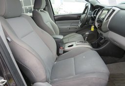 2015 Toyota Tacoma - Image 30