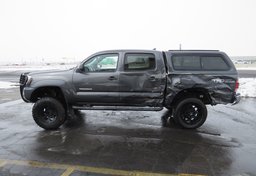 2015 Toyota Tacoma - Image 10