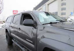 2015 Toyota Tacoma - Image 14