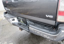 2015 Toyota Tacoma - Image 21