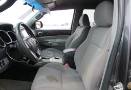 2015 Toyota Tacoma - Image 31