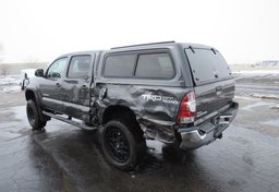 2015 Toyota Tacoma - Image 7