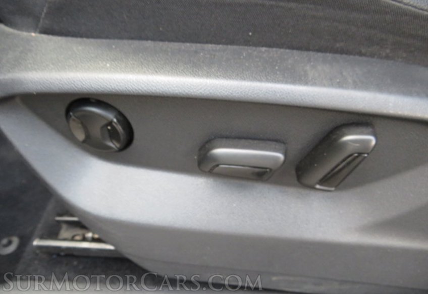 2020 Volkswagen Tiguan - Image 38