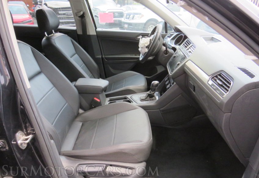 2020 Volkswagen Tiguan - Image 24