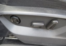 2020 Volkswagen Tiguan - Image 38