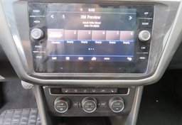 2020 Volkswagen Tiguan - Image 34