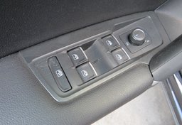 2020 Volkswagen Tiguan - Image 39