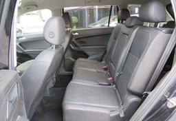 2020 Volkswagen Tiguan - Image 25