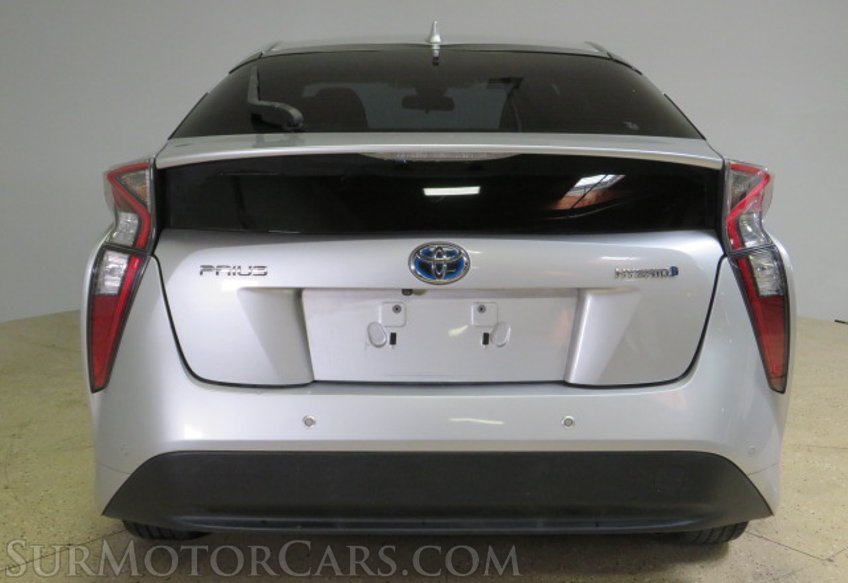 2018 Toyota Prius - Image 11