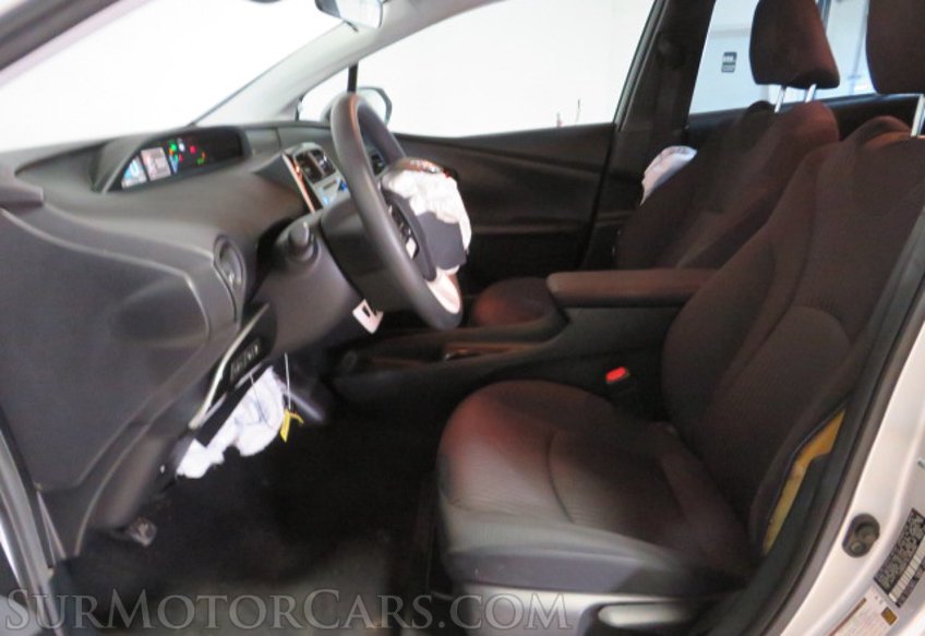 2018 Toyota Prius - Image 29