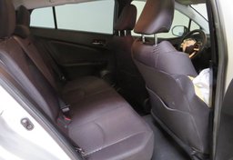 2018 Toyota Prius - Image 32