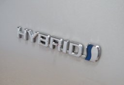 2018 Toyota Prius - Image 17