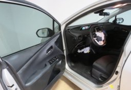 2018 Toyota Prius - Image 21