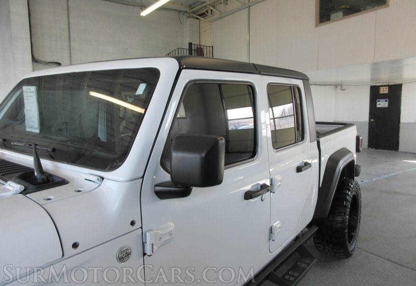 2020 Jeep Gladiator - Image 19