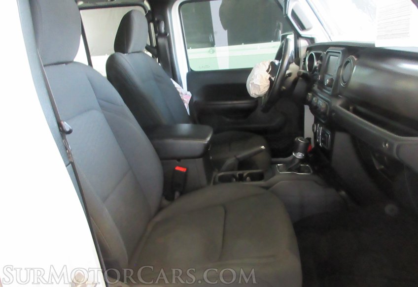 2020 Jeep Gladiator - Image 32