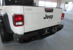 2020 Jeep Gladiator - Image 24