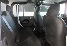 2020 Jeep Gladiator - Image 31