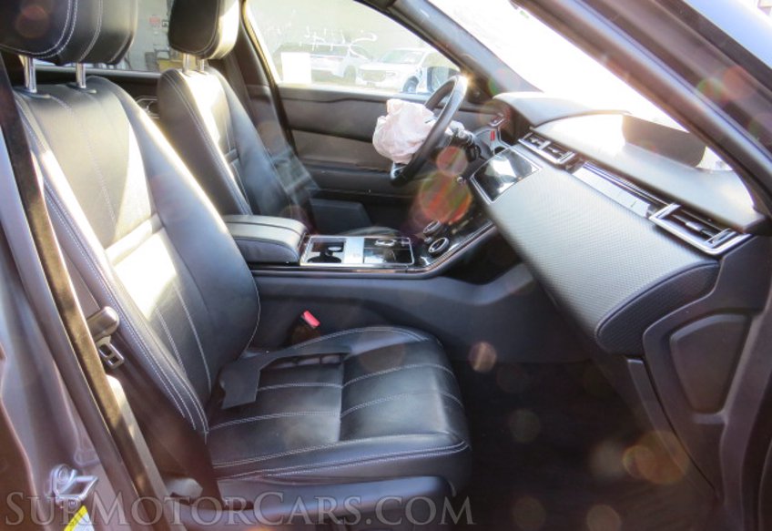 2018 Land Rover Range Rover Velar - Image 25