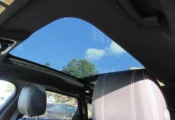 2018 Land Rover Range Rover Velar - Image 32