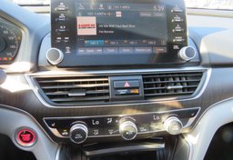 2018 Honda Accord Sedan - Image 40