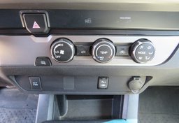 2019 Toyota Tacoma - Image 35
