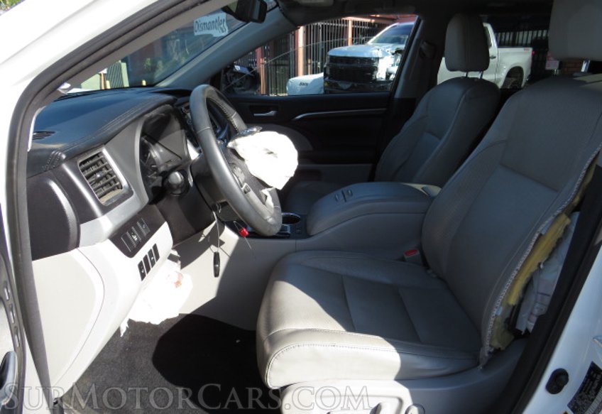 2016 Toyota Highlander - Image 20