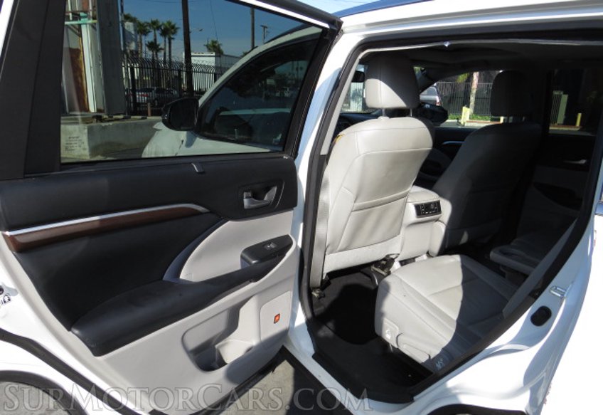 2016 Toyota Highlander - Image 21