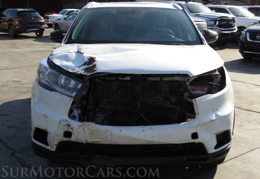 2016 Toyota Highlander - Image 11