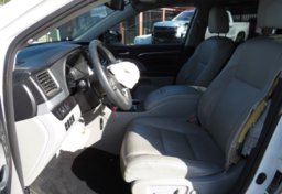 2016 Toyota Highlander - Image 20