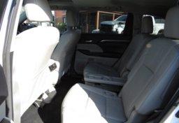 2016 Toyota Highlander - Image 31