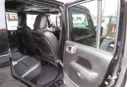 2020 Jeep Gladiator - Image 24